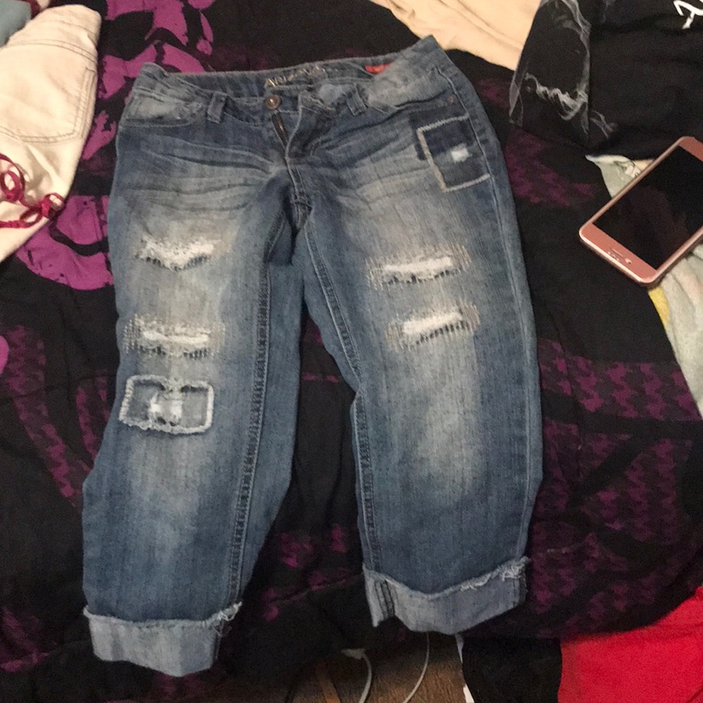 Arizona boyfriend patch capris